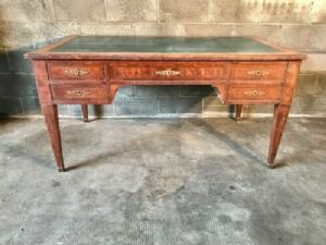 Elegant Louis XVI Walnut Burl Desk - Restored (work in progress)_car 1574